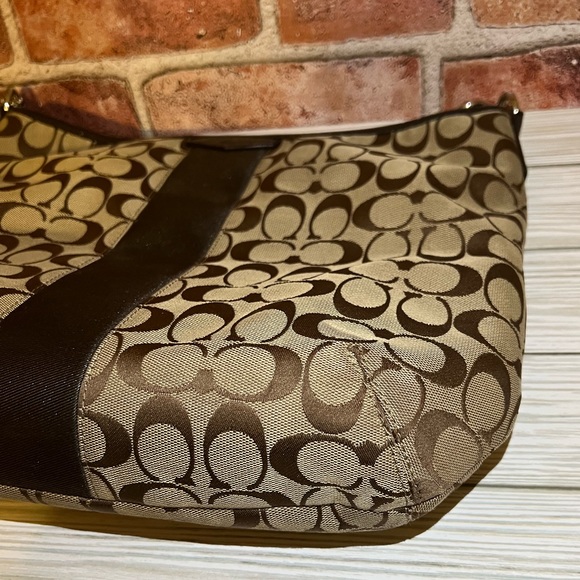 Signature Brown Coach Purse - Picture 12 of 14